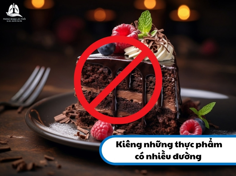 Người bệnh lao phổi tránh những thực phẩm chứa nhiều đường