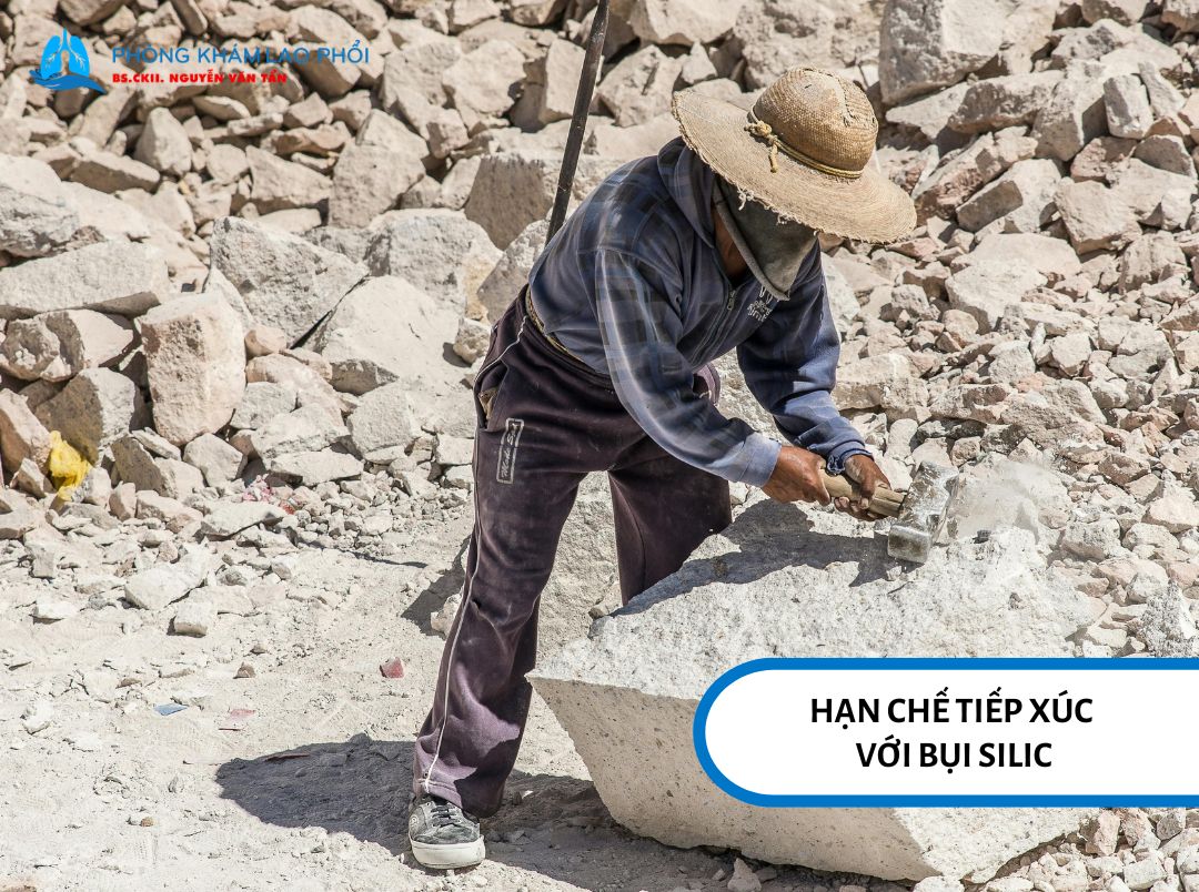 Bảo vệ đường hô hấp khi làm việc trong môi trường có bụi silic