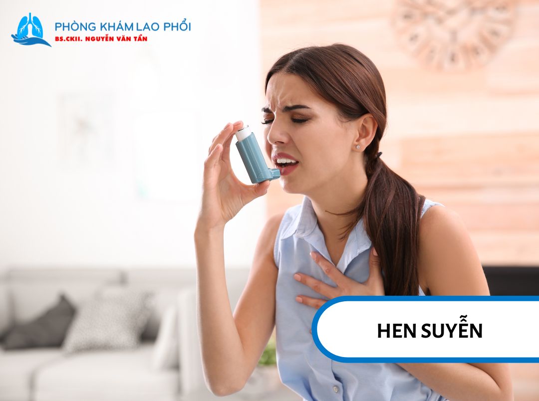 Tình trạng viêm và co thắt đường thở trong hen suyễn thường gây khò khè, ho, khó thở và tăng tiết chất nhầy