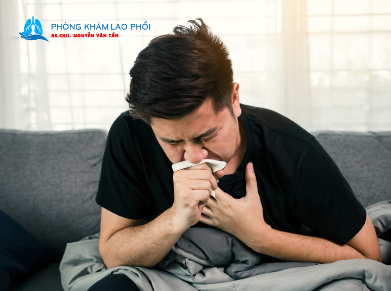 Lao phổi ho ra máu xảy ra khi vi khuẩn lao gây tổn thương mô phổi và mạch máu