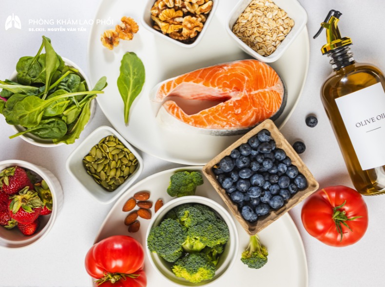 Điều trị hỗ trợ: Dinh dưỡng và liệu pháp tăng cường miễn dịch