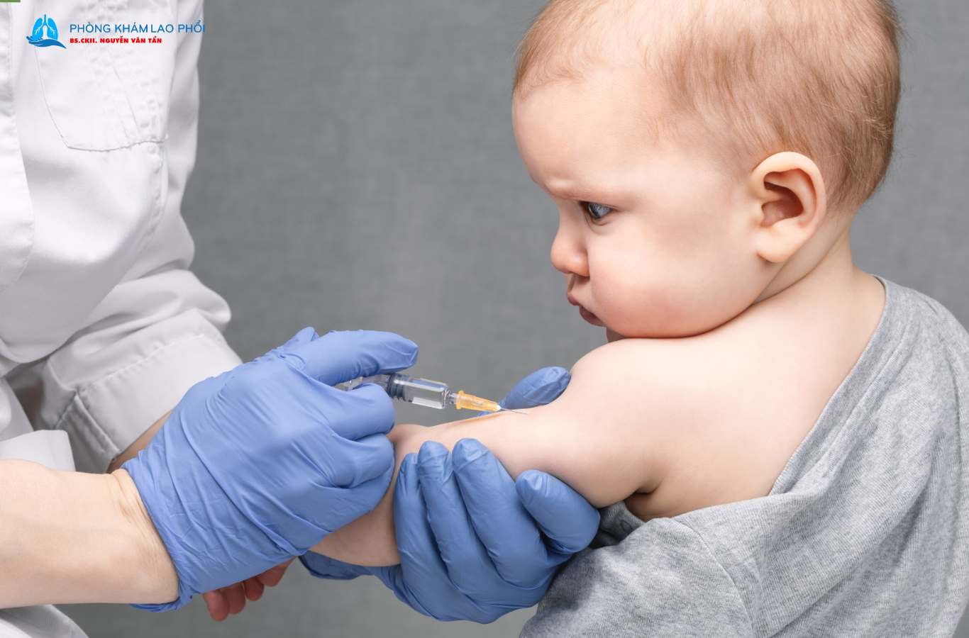 Lưu ý trước và sau khi cho trẻ tiêm vắc-xin phòng lao