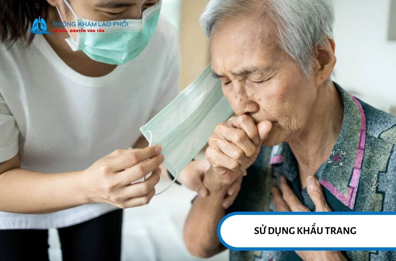 Đeo khẩu trang đúng cách khi tiếp xúc gần